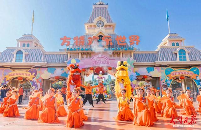 非遗英歌舞+日夜巡游+焰火秀……大同方特开启“双节”欢乐行~