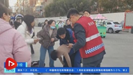 急速冲击攻略（男孩吃烤肠被卡住）