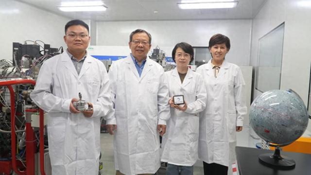 中国在月球又有重大发现！当年美国人给的月壤，是真的有问题吗？