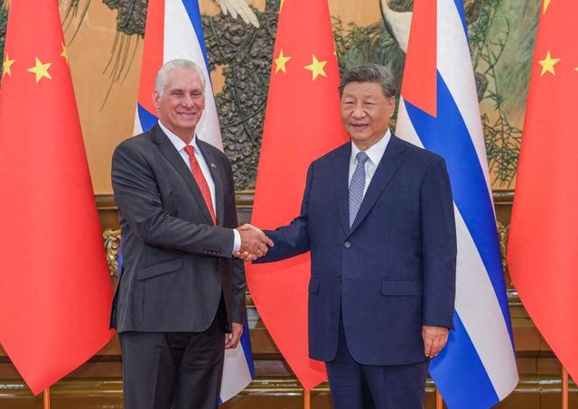习近平会见古巴共产党中央委员会第一书记、古巴国家主席迪亚斯-卡内尔