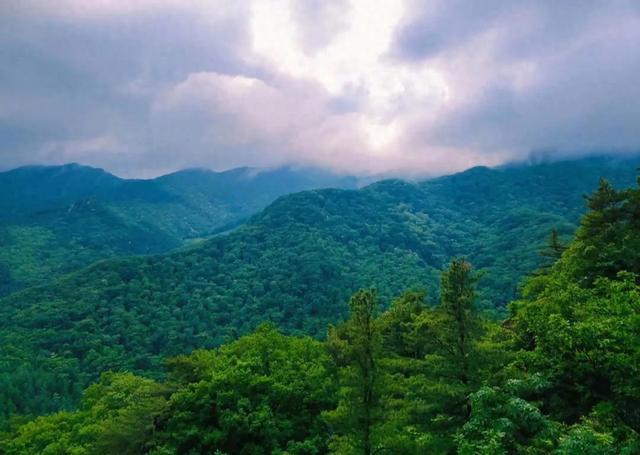 辽宁有座绝美山峰，被誉为万景奇山，非常适合避暑，知道的人不多