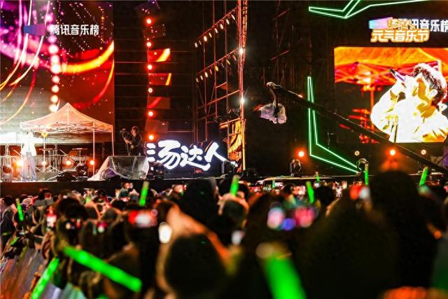 雨天赴热爱 青春燃卡助力汤达人元气音乐节燃动长沙