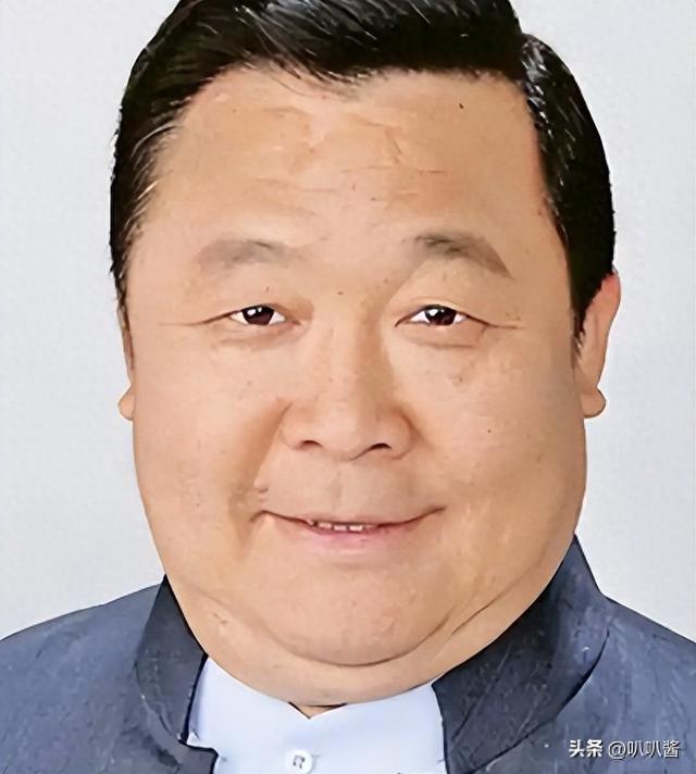 出名后出轨保姆，气死原配，如今77岁的他晚景凄凉，子女与其割席