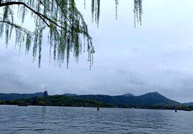 我发现了拯救焦虑情绪的好方法！一定要走出去