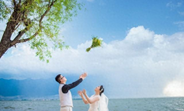 压岁钱应该什么时候给（记住钱什么时候给孩子最好）