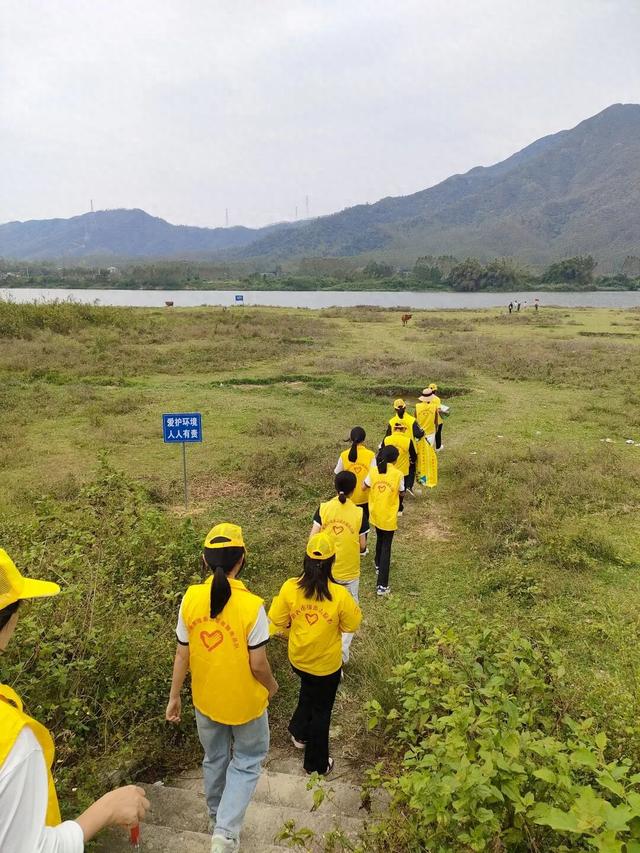 一群人前往阳春岗美一网红打卡点，做了这件事！