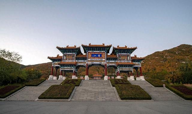 开封万岁山风景区虽为仿古建筑，为何成为游客心中的热门目的地