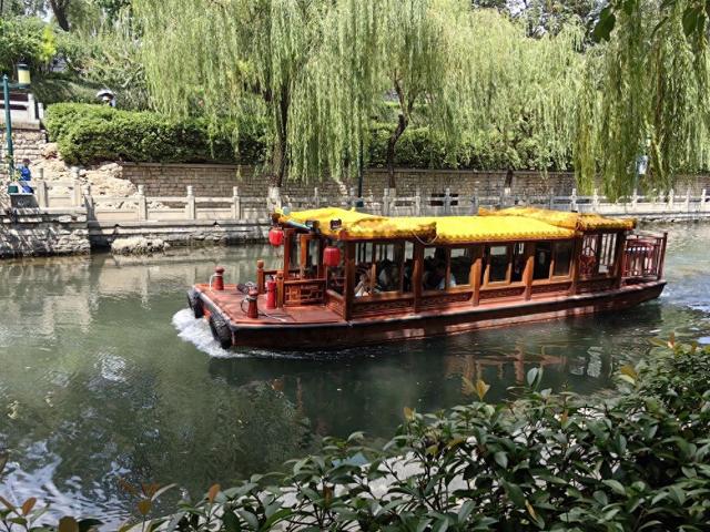 新华社点赞济南：汩汩清泉水滋养夏日经济生命力