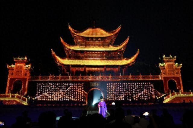 三场“幻境”，如何让岳阳从“路过”到“不可错过”？