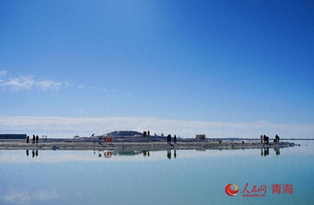 在察尔汗盐湖 赴一场冬日之旅