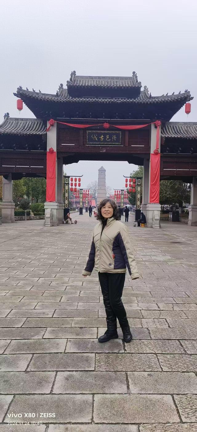 雨中寻洛邑：一座古城的千年回响