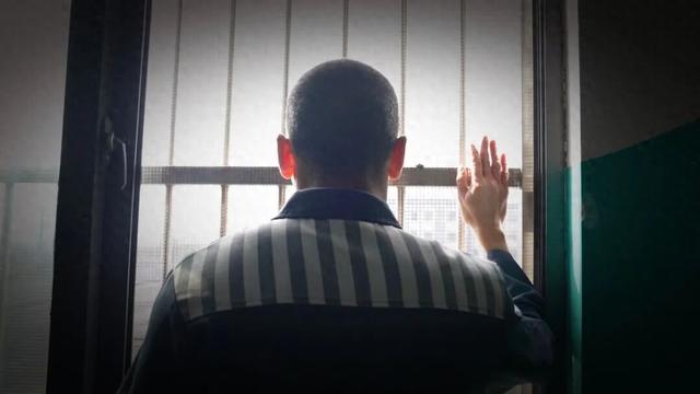 公安部A级通缉犯在狱中被揪出：13年从不使用真实口音，交流随时变调