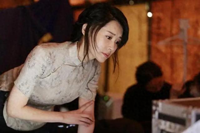 她一生 “风流成性、老少通吃”，撩汉无数，现如今56岁却依旧单身