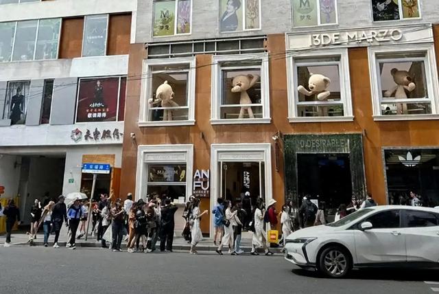 “上海咖啡店主理人”深陷群嘲：消费者拒绝为“镀金标签”买单