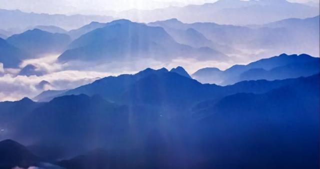 放假了，跟着语文书去打卡顶流景点吧！