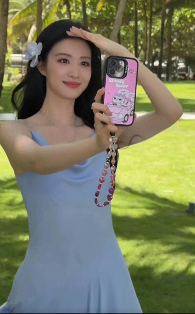 王楚然这张脸真是太美了，高级美，就是水桶腰，不然就很完美了