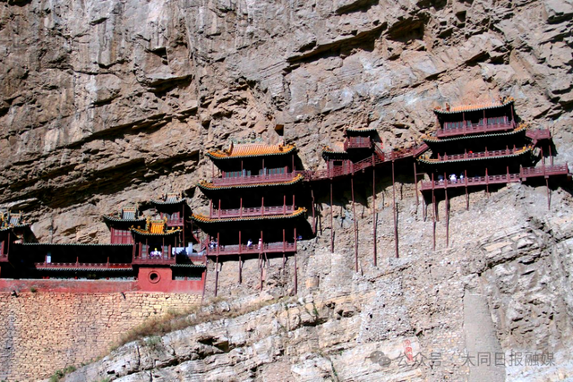 经历40余次地震不倒的悬空寺，表面支撑的立柱竟然是个“骗局”