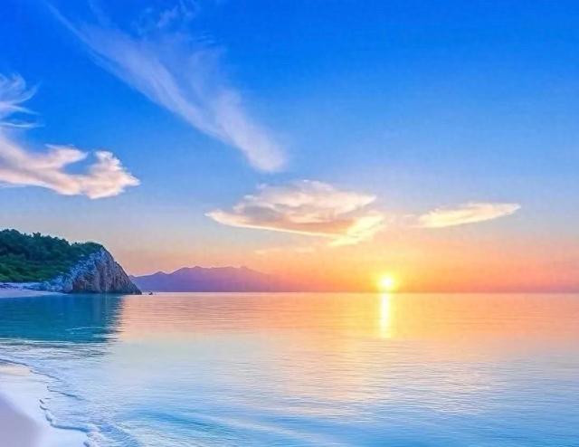 海平面上的霞光