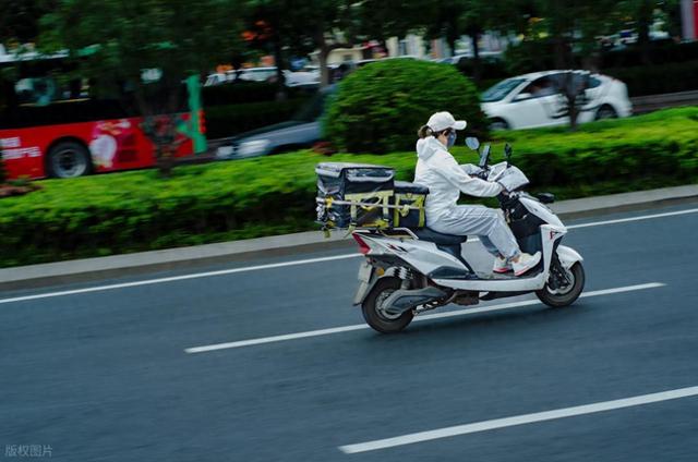 外卖战争三问：百亿补贴下的生死局