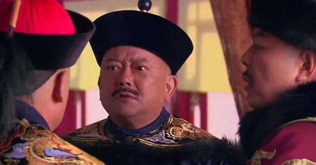 和珅出上联：三斤四两五花肉，纪晓岚巧对下联，和珅听后直接下跪