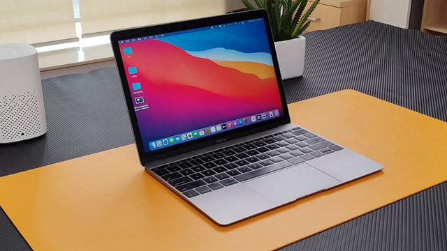 英雄联盟设置游戏界面的攻略（攻略Macbook外接2台显示器）