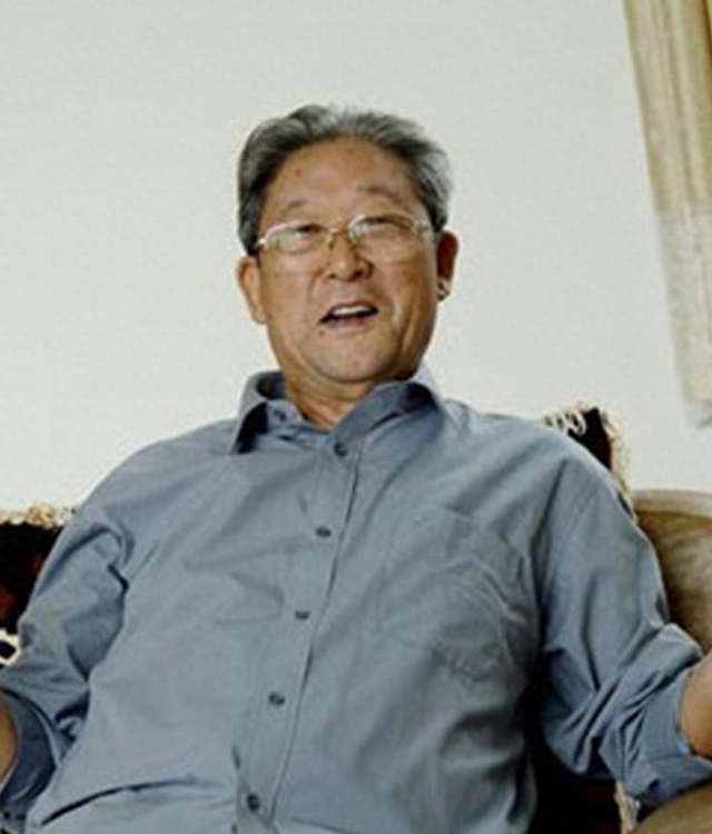 他39岁受冲击，54岁担任江西省委书记，57岁担任江西省委副书记