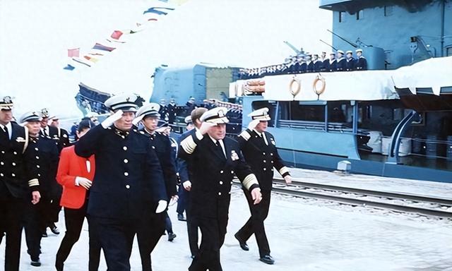 首次访华就不尊重我国？中国当场撤走仪仗队：摆正态度再来吧！