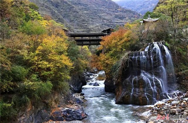 陇南文县：白马河畔冬色暖 铁楼寨中画卷新