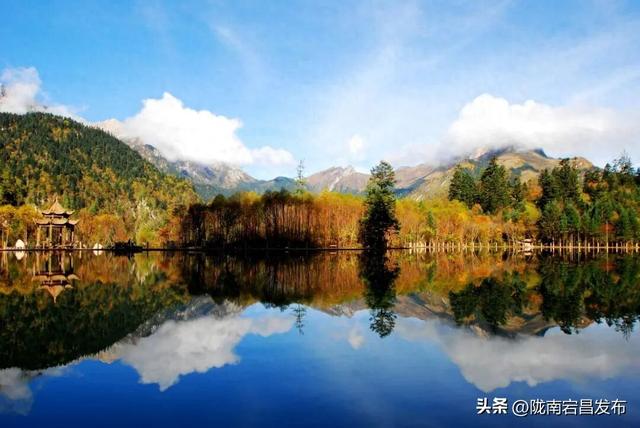 娥嫚泽荡措：一湖藏尽千年恋 山水为镜照逍遥