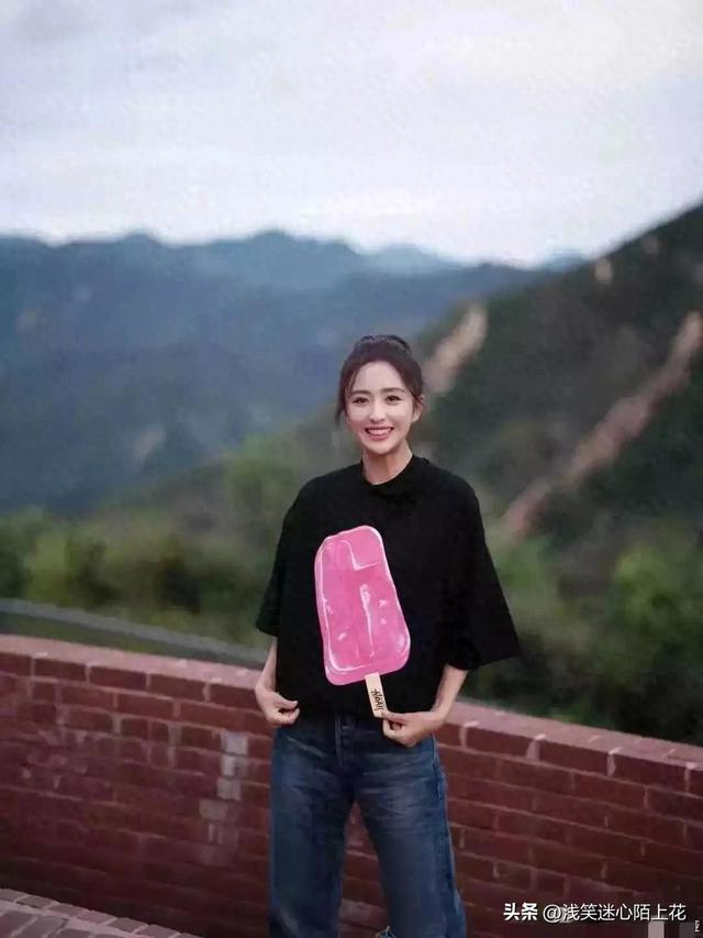 有这么个漂亮老婆，导演前夫居然还离婚，真让人想不通，琢磨不透