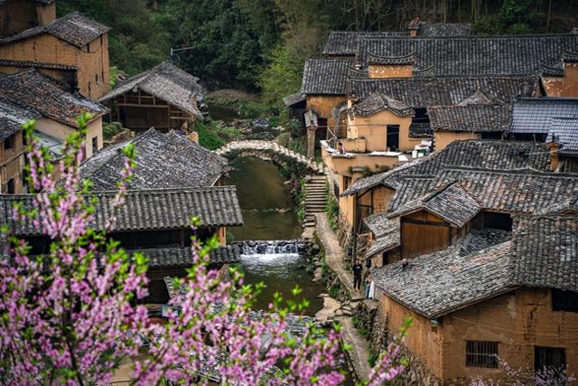 假期旅行的天花板！国内6座被严重低估的宝藏山水小城，风光超绝
