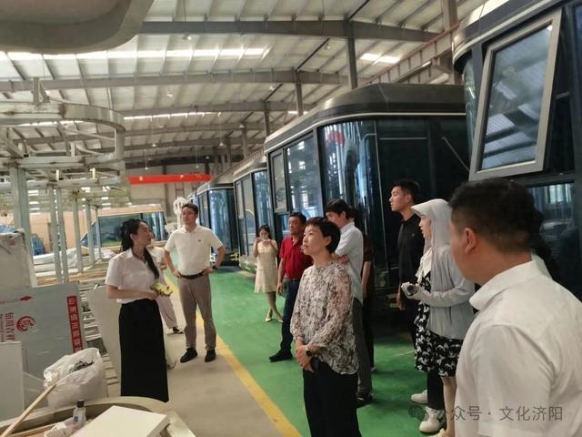 省工业旅游发展规划编制组来我区调研