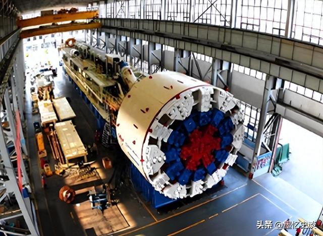 印度偷师不成沦为笑柄？10亿买中国8台盾构机，拆解后不会组装