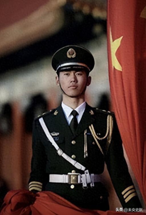 张自轩婚礼现场	，新娘很强势两次拒绝他的亲密动作，岳父实力不菲