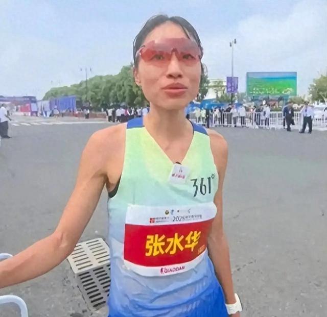 “最快女护士”张水华已被处分 医院回应：属实，涉违规兼职、虚假调休