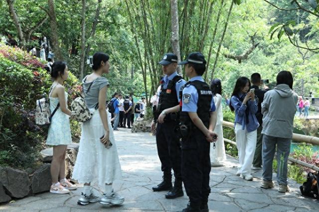 国庆中秋假期将至！荔波景区、酒店等预订持续走高！
