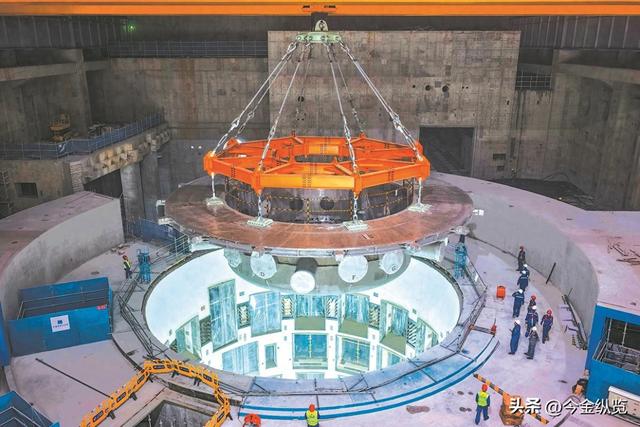 400吨巨兽立功！中国人造太阳剑指2030核聚变商用，领先全球10年