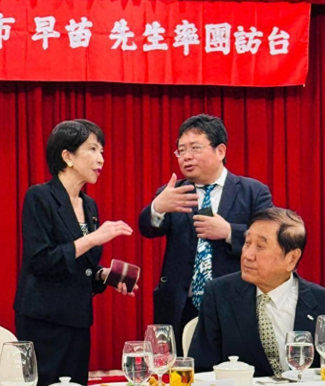 高市早苗疯狂反华，背后竟是两个中国败类在出谋划策！