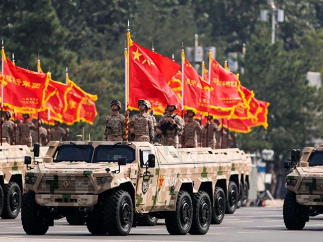 反华势力出现！93阅兵期间，多人公开诋毁中国，内容炸裂身份特殊