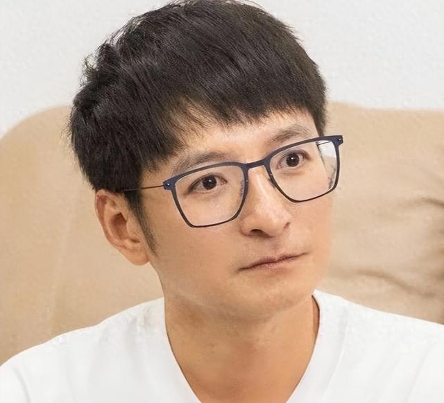 从主持人到"精神病"	，49岁无妻无子的李维嘉，给不婚人士提了个醒