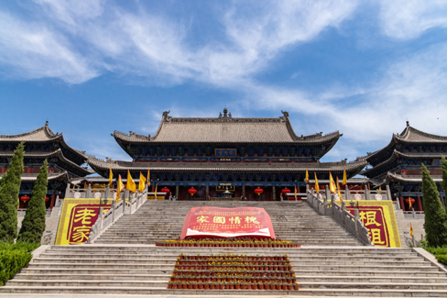 洪洞：亲子同行寻祖迹 槐下敬茶续孝风