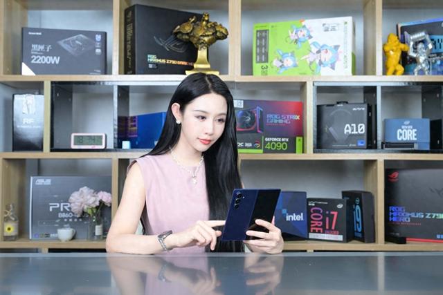 轻薄与科技的交融 三星Galaxy Z Fold7图赏
