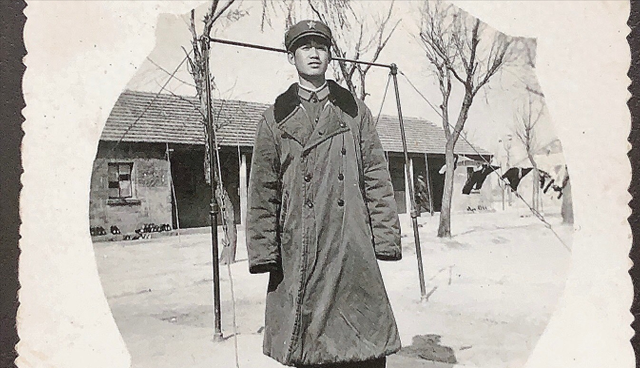 1978年继母送我去当兵，亲妈忽然出现要领我走，转身时我作出决定