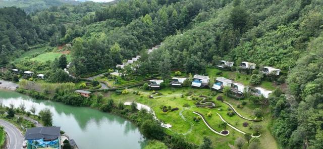 【建设一流旅游城市 建设世界级旅游景区】秋日露营热解锁户外休闲新体验