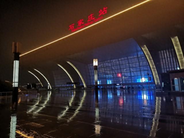 准备了一肚子的词没用上，逃离，硬座124元：奔赴一场生命的湿润