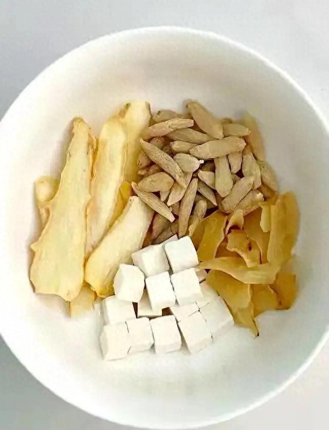 救命!水肿星人喝这杯黄芪水,半个月瘦7斤,腰带给松2格!