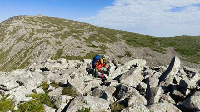 女地理老师挑战鳌太线，身体不适却硬要上山，最终掉队失联
