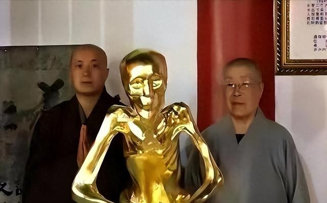 九华山尼姑仁义师太绝食坐缸圆寂，开缸后肉身女性特征全无