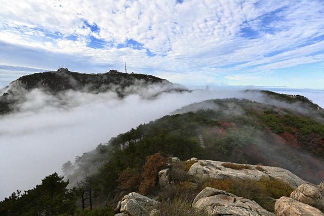 云海翻涌 宝光乍现 泰山秋日胜景引人沉醉