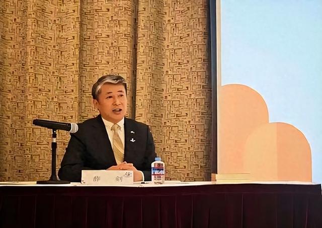 连美驻日大使都出动了，薛剑总领事遭围攻，若被驱逐必对等回应